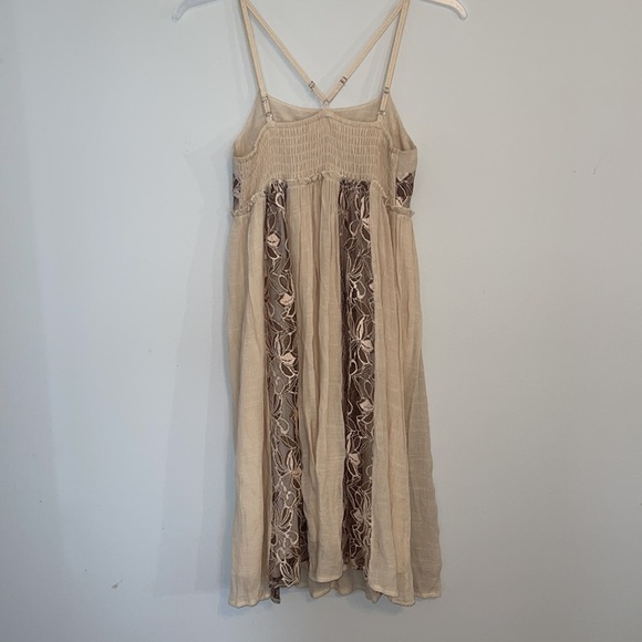 Altar’d State Women’s Tan Gauze with Tan/Brown Appliqué Floral Print Size Medium - Picture 4 of 10